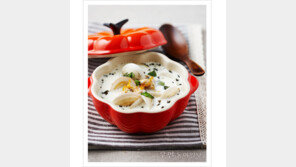 [우먼 동아일보 메인 요리] 푸드 디렉터 김은아와 함께~ 르크루제 원형 냄비 요리 ‘크램차우더스프’