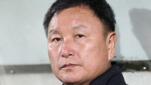 허정무 “나도 모르게 담배에 손이 간다”