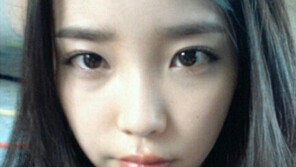 아이유, 얼굴에 다크서클 한가득…팬들 ‘걱정’