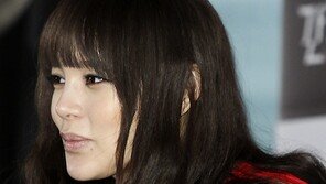 [SD포토] 박시연, 착석도 섹시하게~