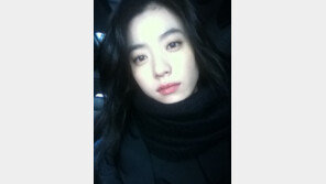 [스타 온라인] 목도리 칭칭 감은 한효주 “변덕스러운 봄”