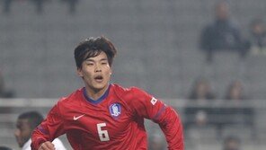 [카톡 사커] 김기희 “결승 데뷔골? 작전미스 덕분, 골 못 넣었으면 어휴…”