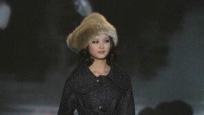 [포토] 김유정, 과도한 성숙미 ‘아무리 패션쇼라지만…’