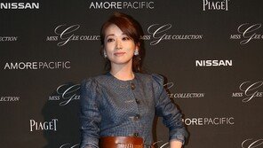 [포토] 최정원, 공포의 청청 패션? ‘그래도 빛나는 미모’