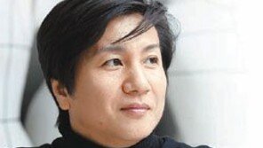 [Interview]‘런웨이 위의 열정으로…’에세이집 낸 간호섭 교수