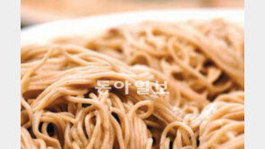 [오늘의 채널A]막국수-냉면 ‘흑갈색 메밀면’의 비밀