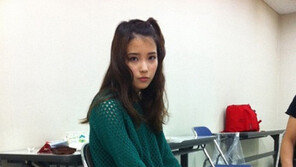 ‘33사이즈’ 아이유, 경악할만한 다리 옆모습