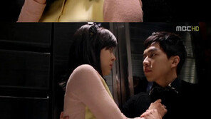 ‘더킹’ 이승기-하지원, 짜릿한 냉장고키스 ‘女心 두근두근’