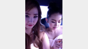 소희, 과감한 어깨라인 노출 ‘뽀얀 피부+베이비 페이스’ 눈길