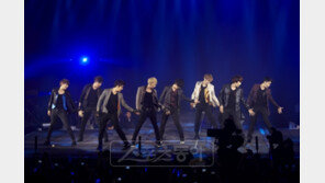 슈주, 한국 그룹최초 프랑스 단독공연 ‘성황’