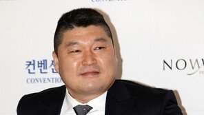 [포토] 강호동, 우승민 결혼식인데…‘복잡한 심경’