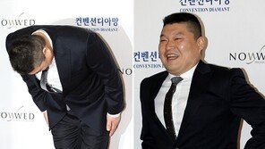 [포토] ‘우승민 결혼식’ 강호동, 90도 인사… 아직도 마음이 무거운 국민MC
