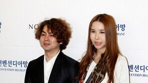 [포토] 하리수, 남편과 우승민 결혼식 참석…얼굴에 시선집중