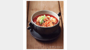 [우먼 동아일보 데일리 요리] 얼큰하게 속을 풀어주는 바지락 순두부찌개