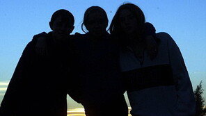 ‘엽기적인 성교육’ 가르친 모진 엄마… “정말 끔찍!”