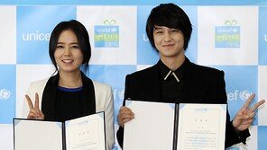 [SD포토] 한가인-김범, ‘기쁨의 브이포즈’