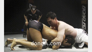 [SD포토] 이만기 vs 김동현…아찔한 힘겨루기