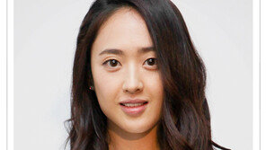 [우먼 동아일보 스타 뷰티] 매일매일! 활용도 높은 김민정의 ‘데일리 간편 메이크업’