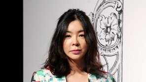 [포토] 이혜영, 깊게 파인 가슴라인…‘섹시도 관록’