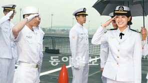 최나연 “해군 군복도 잘 어울리죠?”… ‘필승 해군’ 홍보대사로 위촉