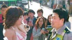 [휴지통]“투표하세요” 비키니 퍼포먼스