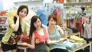 매장엔 벌써 여름 옷