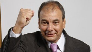 모아시르 감독 “프로선수가 원룸서 합숙… 클럽하우스 없는건 충격 전용 훈련장도 마련돼야”