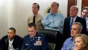 빈라덴 사살 동영상 숨죽이며 보던 오바마… DNA 확인되자 벌떡 일어나 회견장으로