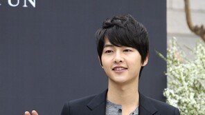 [SD포토] 송중기 ‘전지현누나 결혼 축하하러 왔어요~’