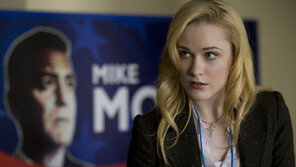 스크린 동서양 팜파탈 대결 ‘킹메이커’ vs ‘은교’