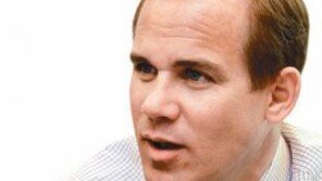 [단독]리차드 힐 한국스탠다드차타드 은행장 “금융의 삼성전자 안나오는 건 변화 두려움 때문”