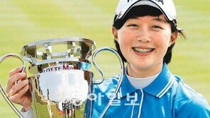 프로 언니들 저 앞에, 17세 소녀가… 여고생 김효주 신들린 16언더