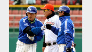 “타율은 참 좋은데…” 이승엽·김태균 ‘거포본능’ 실종