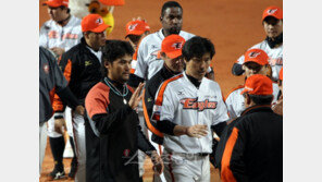 청주는 원정같은 홈!…한화 “꼬인다 꼬여”