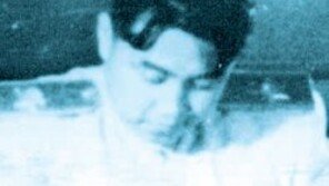 [北 김정은 시대 개막 쇼]할아버지 흉내 낸 김정은, 부족한 리더십 포장