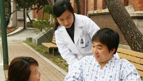 [이진한 의사 기자의 메디 Talk Talk]‘청진기 없는 흰가운’ 의료사회복지사