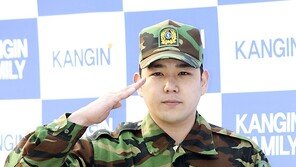 [SD포토] 강인 제대, 대한민국 사나이 거수경례란 이런 것!