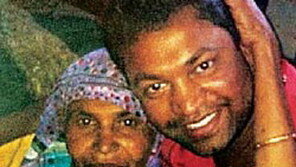 구글어스로 옛 기억 되살려, 26년만에 엄마와 극적 상봉!