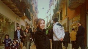 티아라 큐리, 운동화 신어도 ‘명품 각선미 과시’