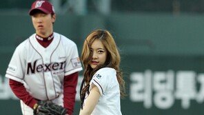 [포토] 달샤벳 아영, 핫팬츠 입고 섹시 와인드업