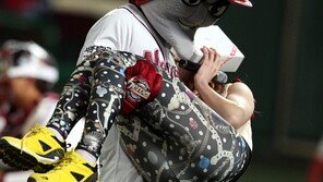 [포토] ’의자왕’ 턱돌이, 수빈 선택…‘착시티셔츠 때문?’