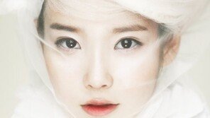 아이유 첫 콘서트 ‘오빠’들이 일냈다