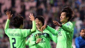 이동국 2골 대폭발…“닥치고 16강”