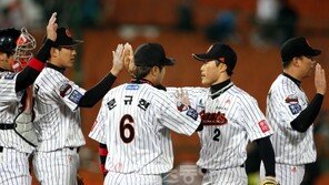 롯데 “즐겨야 이긴다” vs SK “이겨야 즐겁다”