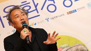 [SD포토] 김중만 사진작가 “환경에 경각심 가지고 고민해야 한다”