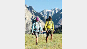 [Wow, 컬럼비아]방투습력 좋은 옷… 발목 부담없는 신발… 트레킹도 스타일리시 하게