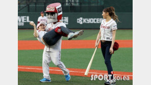 [포토] 턱돌이의 행복한 납치(?)