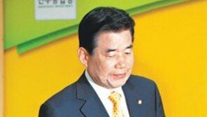 문성근 “정봉주 구속할 거면 박근혜 기소했어야”… 시민들 “민주당엔 反MB밖에 없나” 쓴소리도