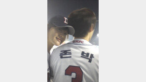 박진희-존박, 뜨거운 야구장 데이트 ‘뽀뽀까지!’ 묘한기류…