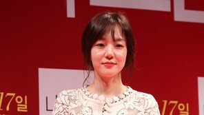 [SD포토] 임수정, 탐나는 도자기 피부 ‘자체발광’